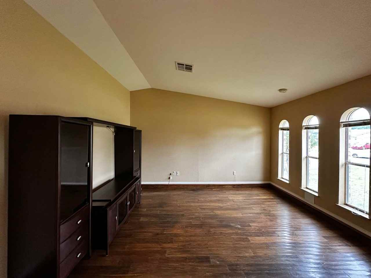 4705 Nw Cheryl Blvd - Photo 4 of 35