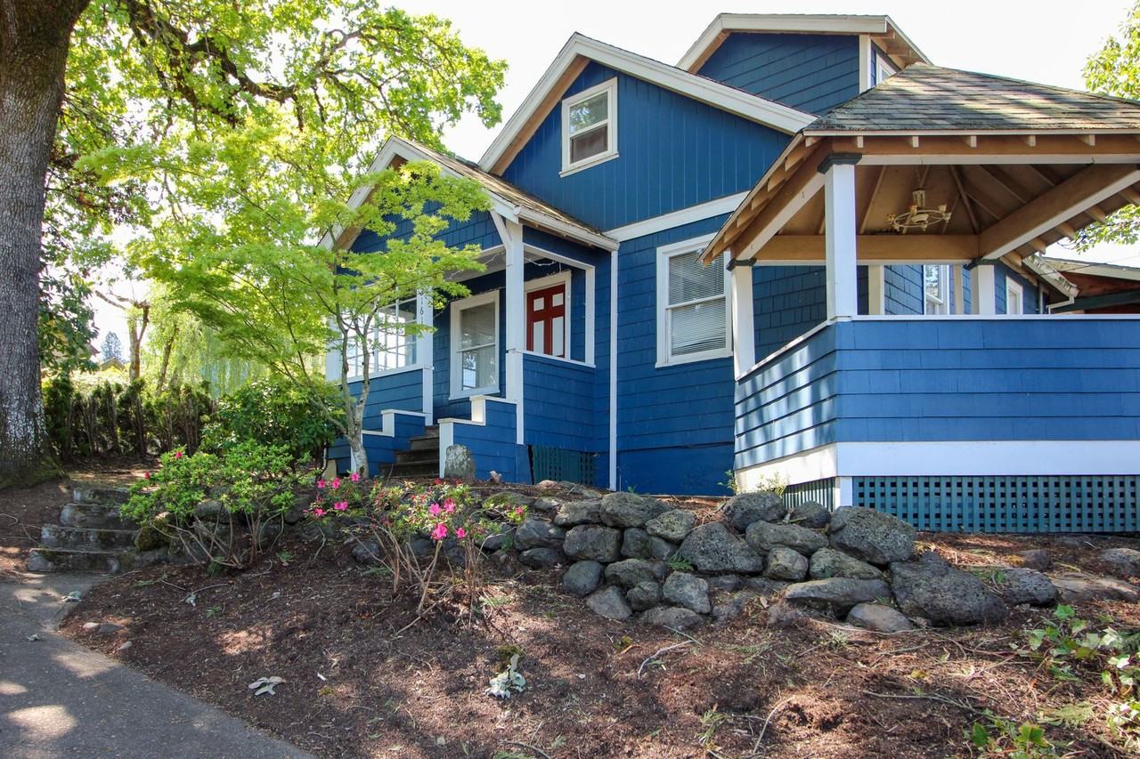 2161 Winter St Se - Photo 2 of 29