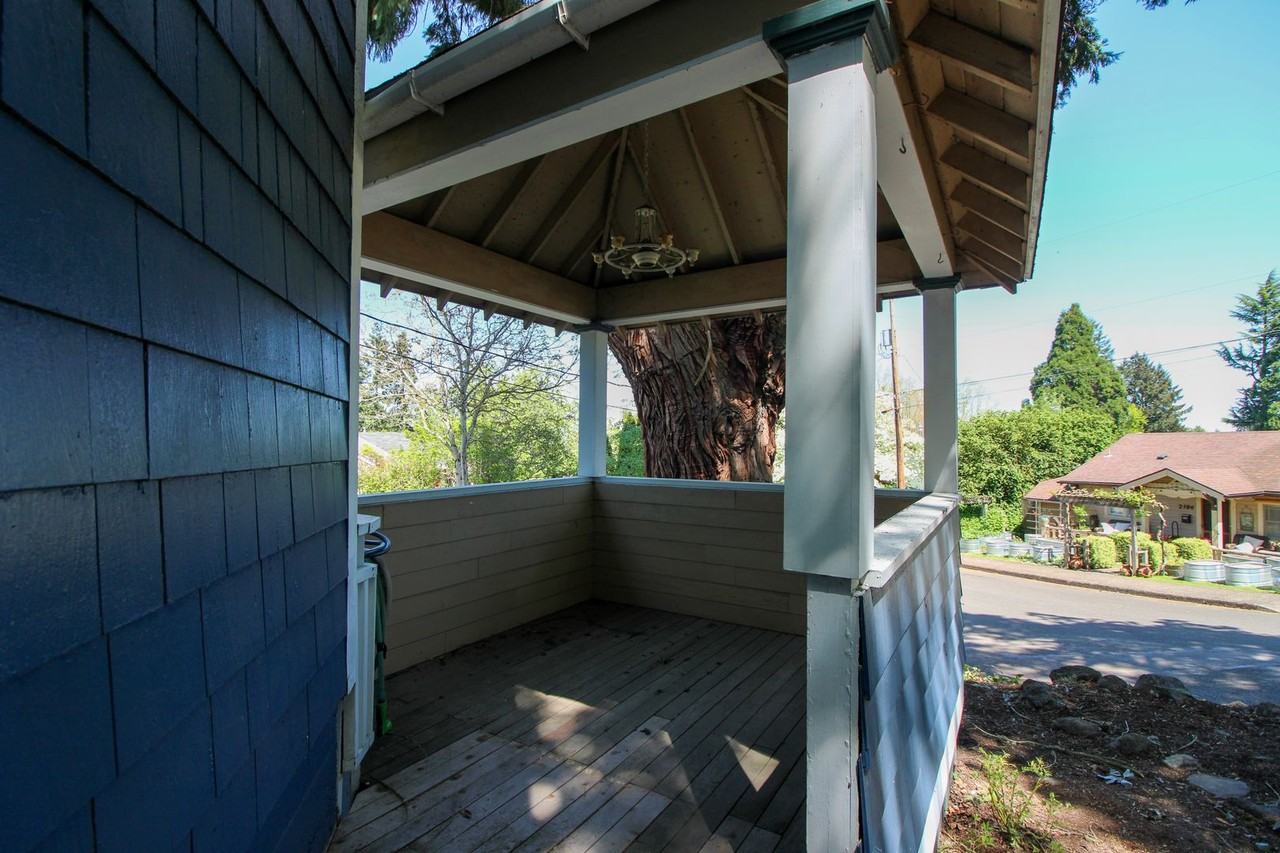 2161 Winter St Se - Photo 5 of 29