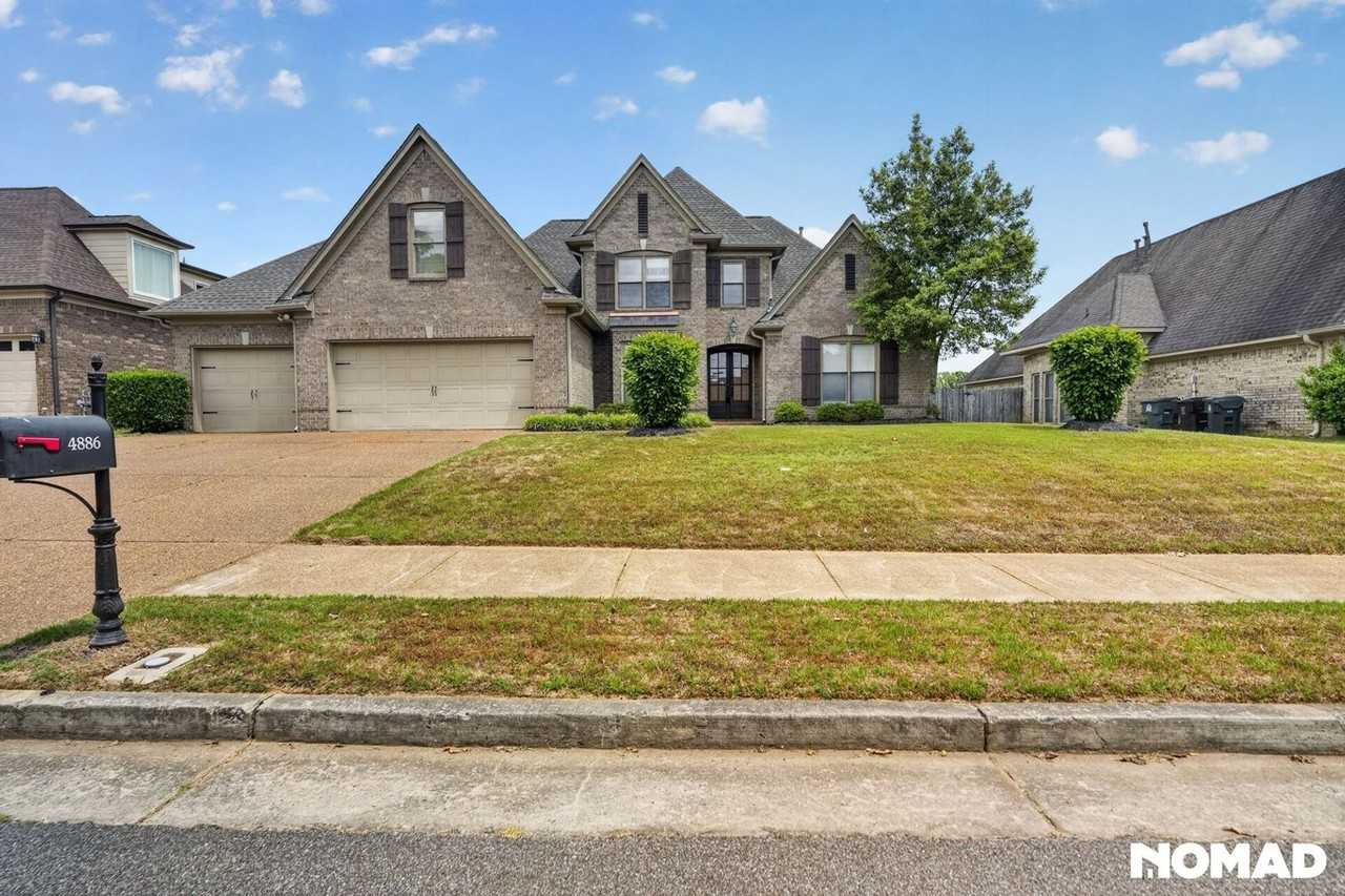 4886 Fox Springs Dr - Photo 2 of 30