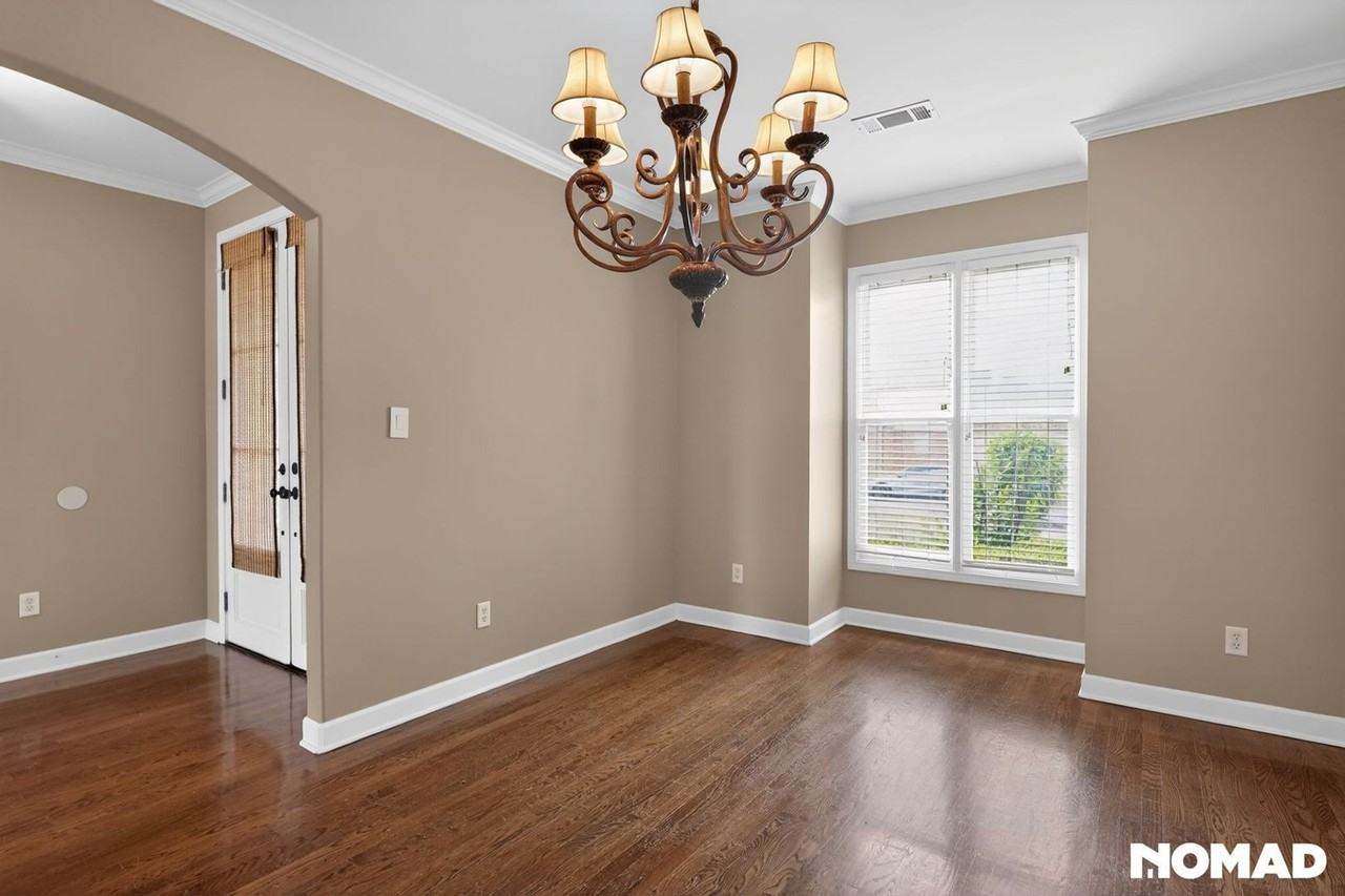4886 Fox Springs Dr - Photo 5 of 30