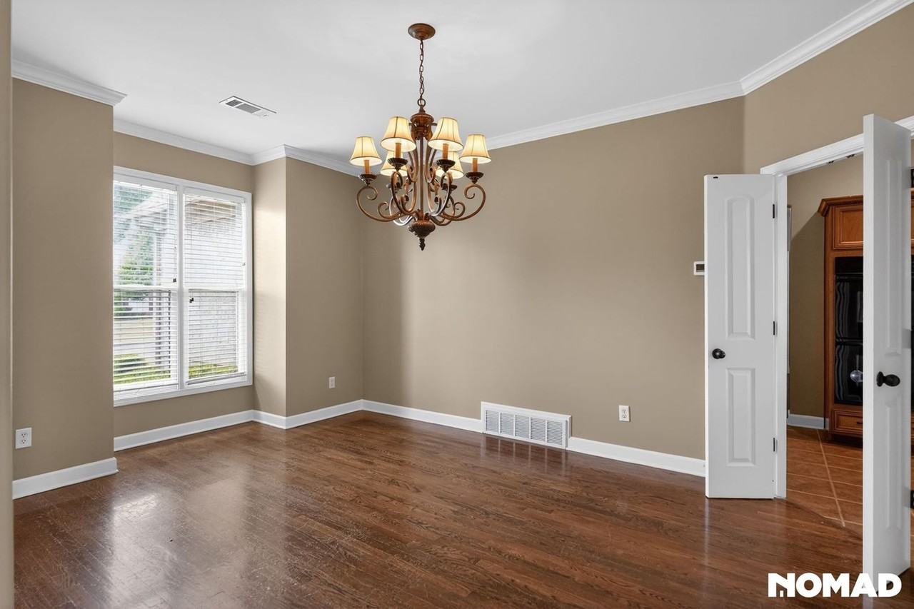 4886 Fox Springs Dr - Photo 6 of 30