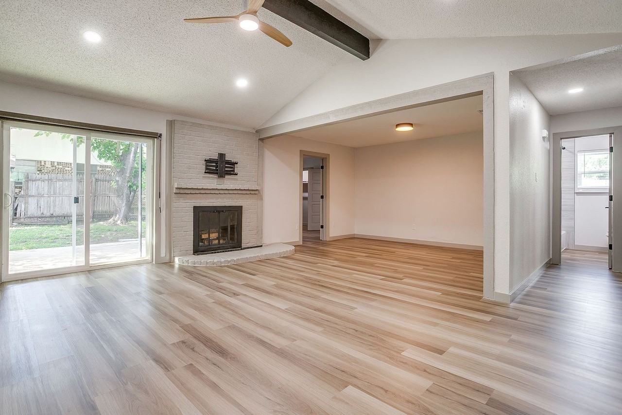 900 Vaughn Dr - Photo 4 of 20