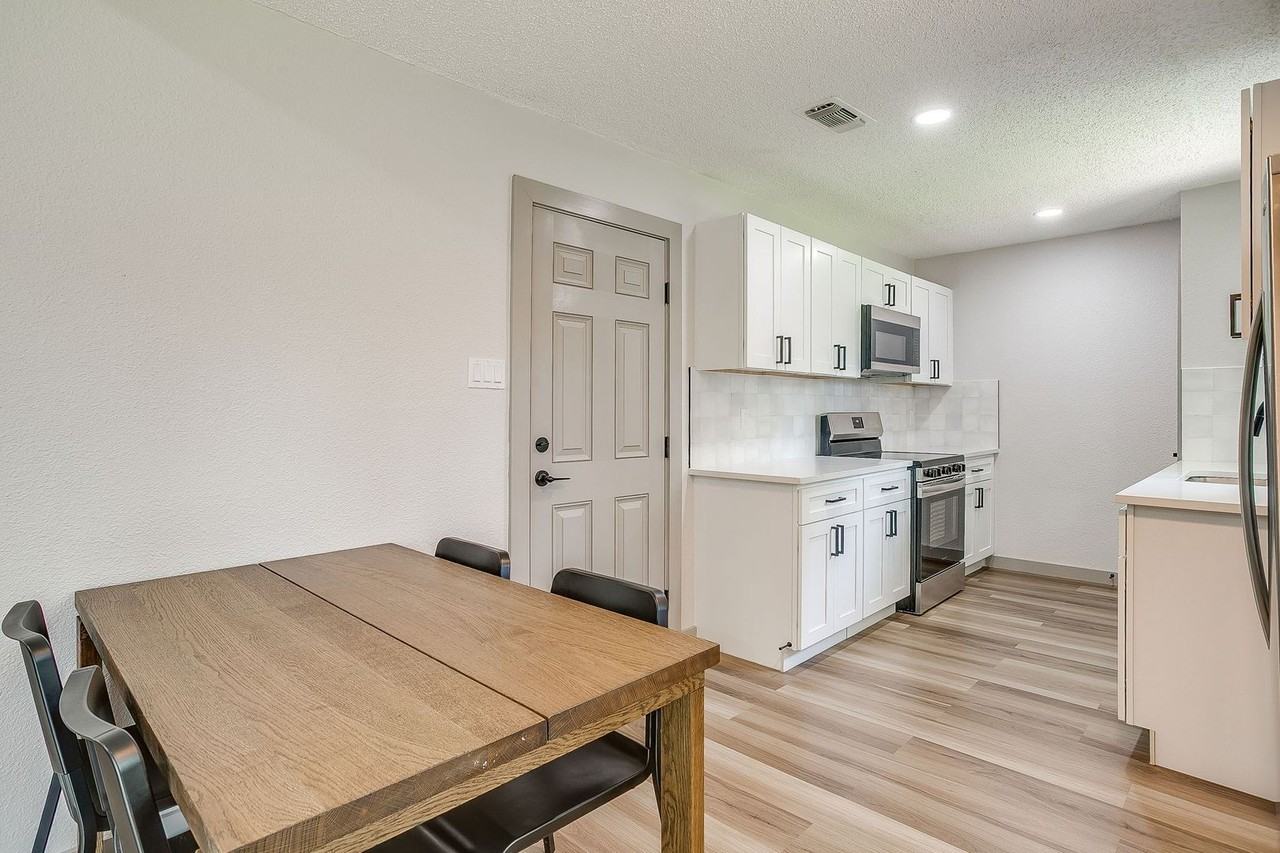 900 Vaughn Dr - Photo 7 of 20