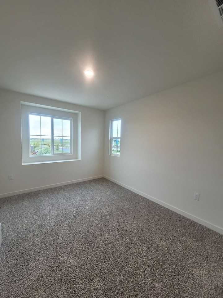 640 Imperial Ct - Photo 6 of 14