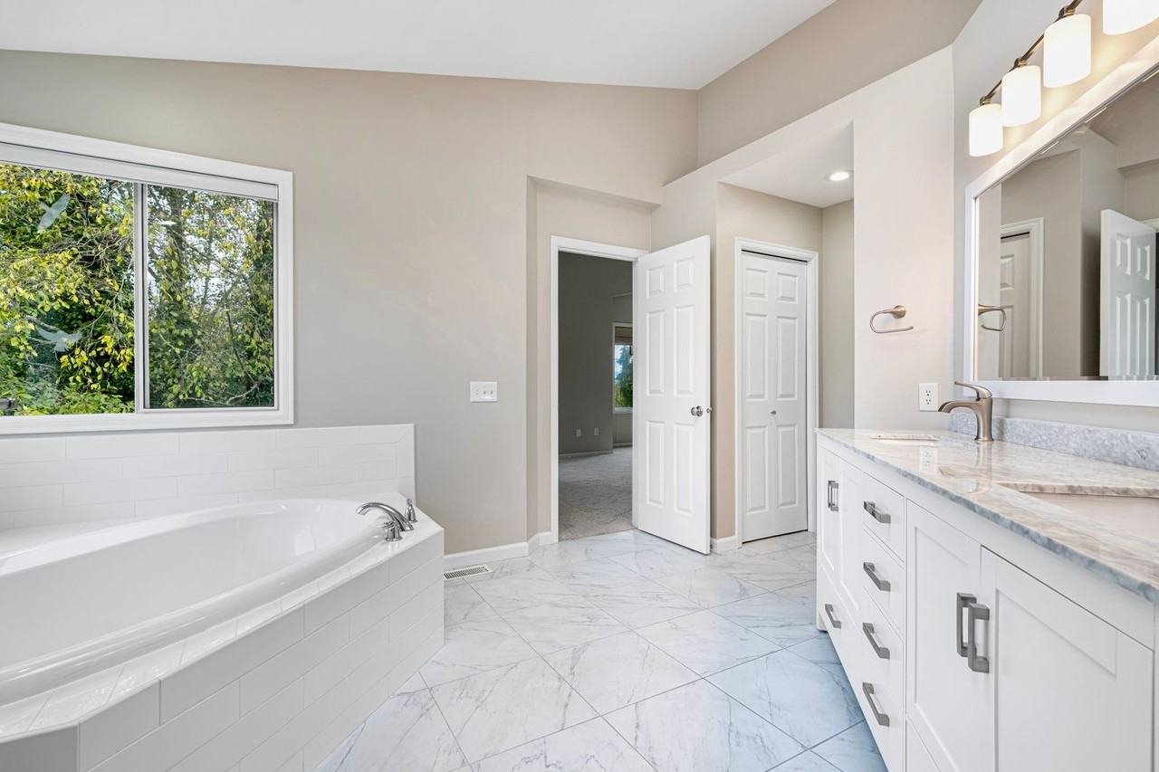 2531 57th St Sw - Photo 4 of 38