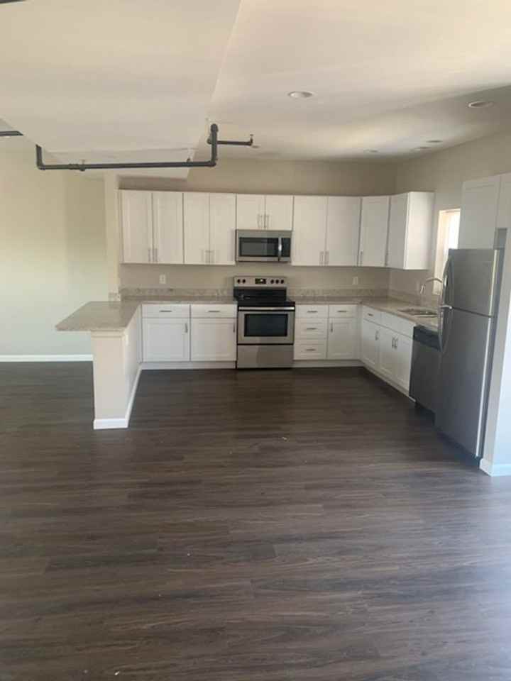 Berthold Apts - Photo 3 of 50