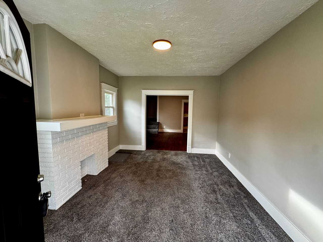 610 Colorado Ave - Photo 2 of 21