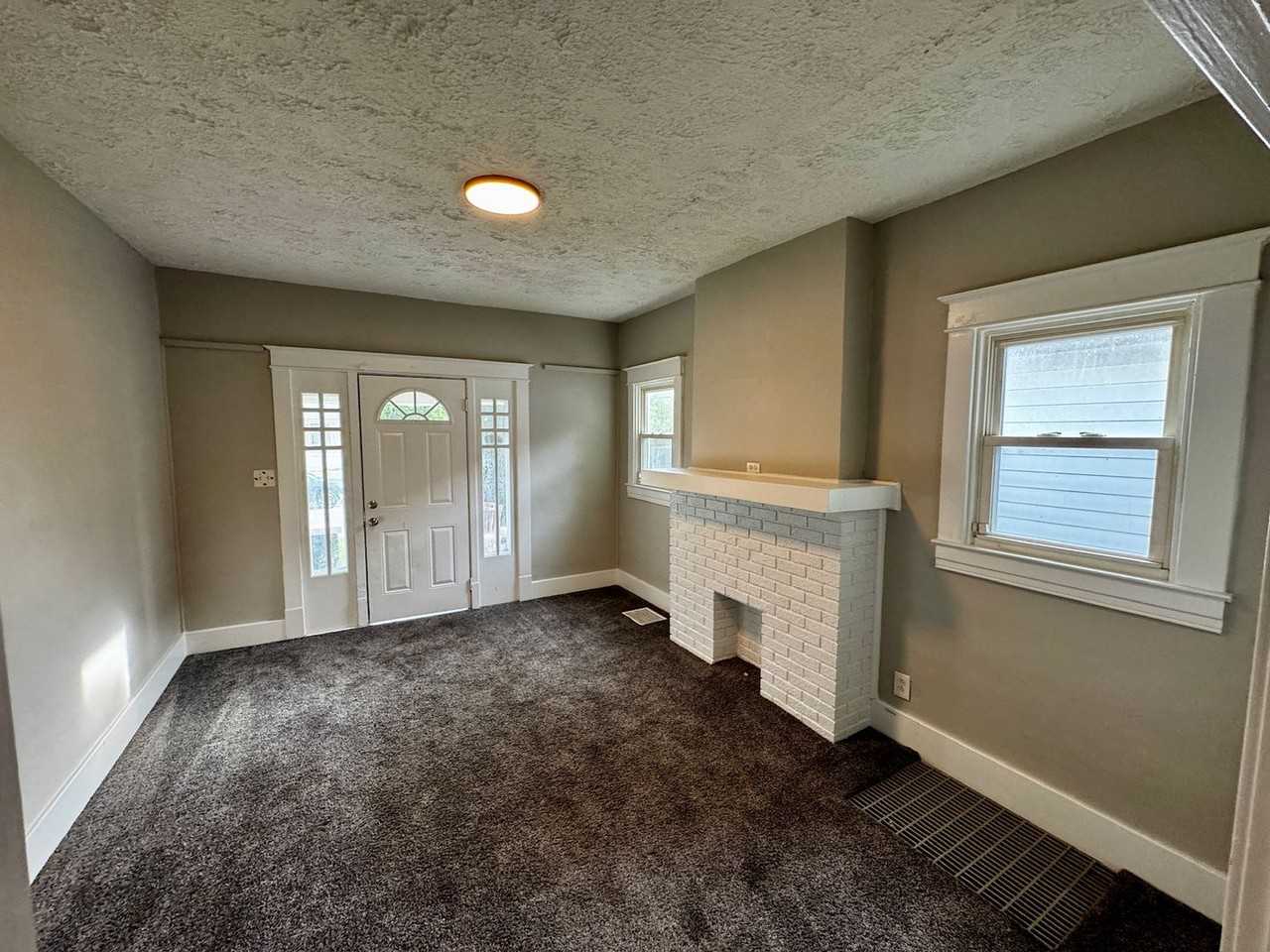 610 Colorado Ave - Photo 3 of 21