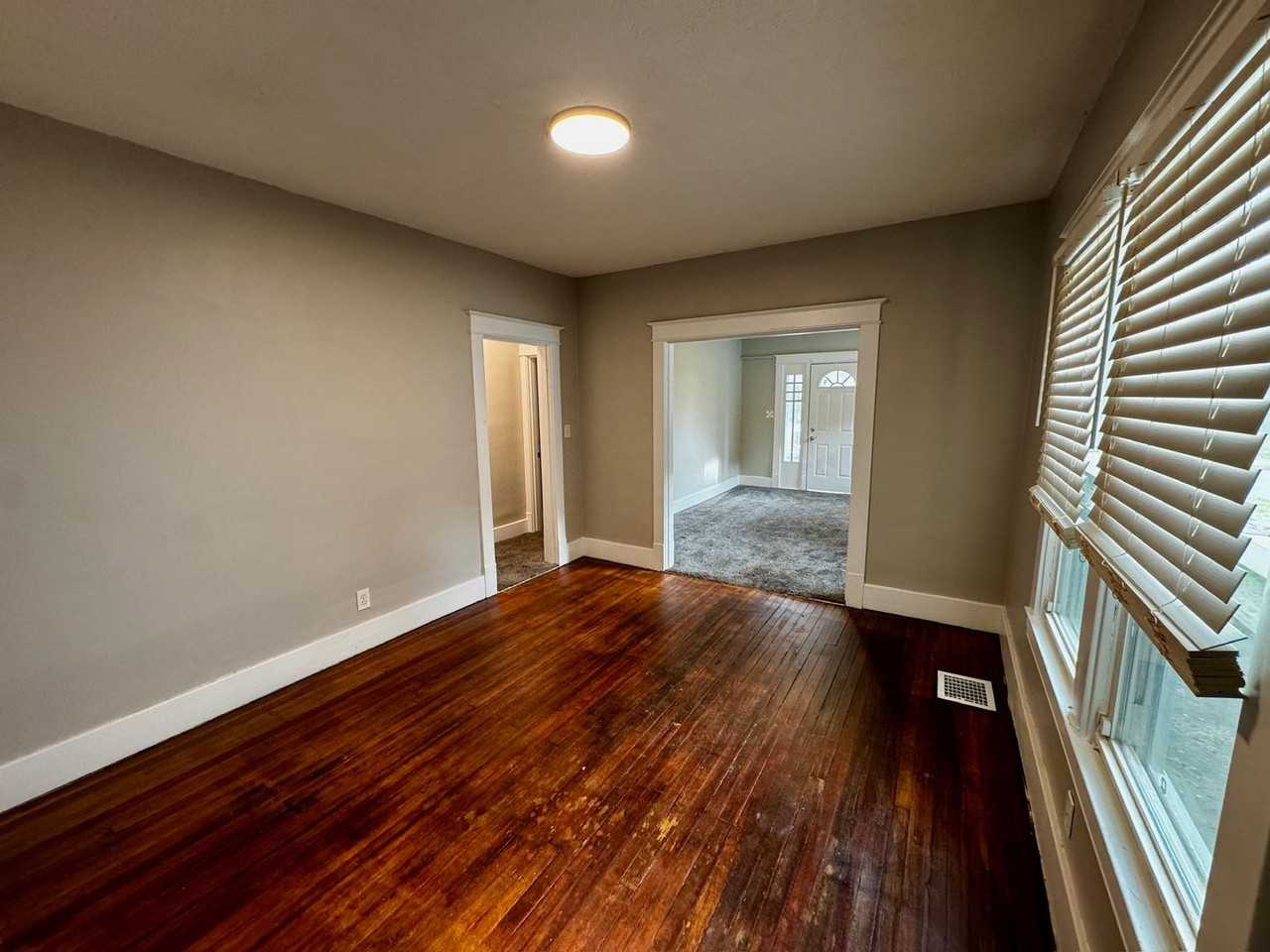 610 Colorado Ave - Photo 5 of 21