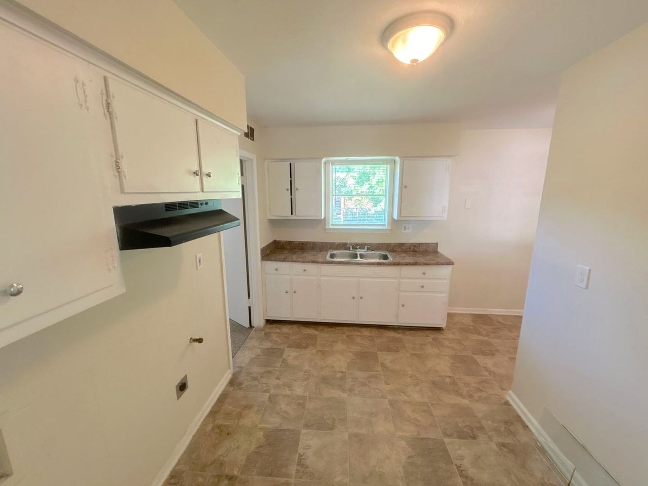 2158 Pueblo Ave - Photo 2 of 13