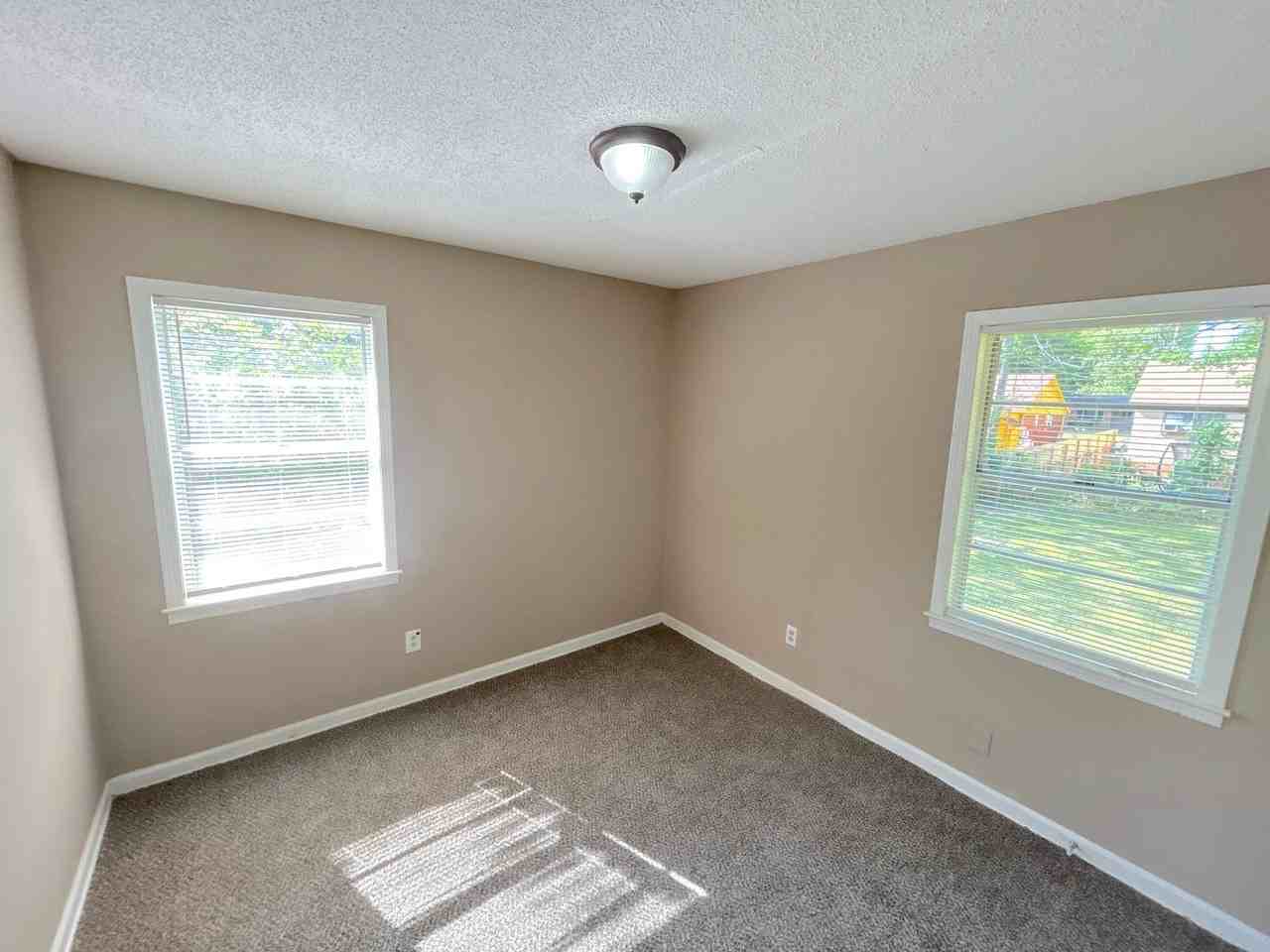 2158 Pueblo Ave - Photo 4 of 13