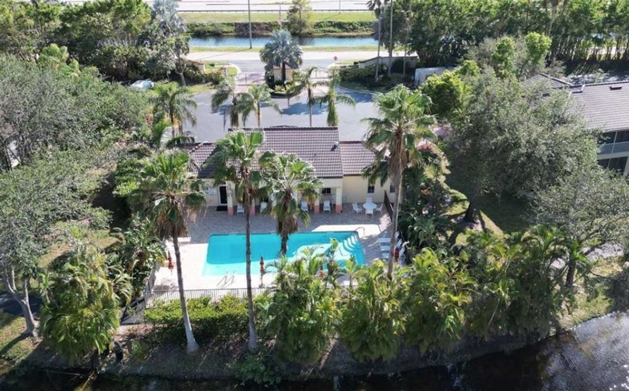 200 Diamond Cir #202 - Photo 3 of 28