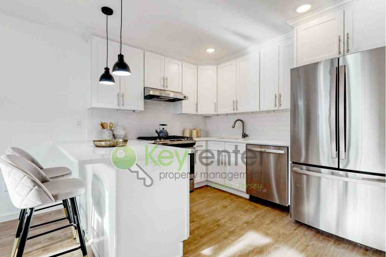 176 Pennington Ave - Photo 2 of 27