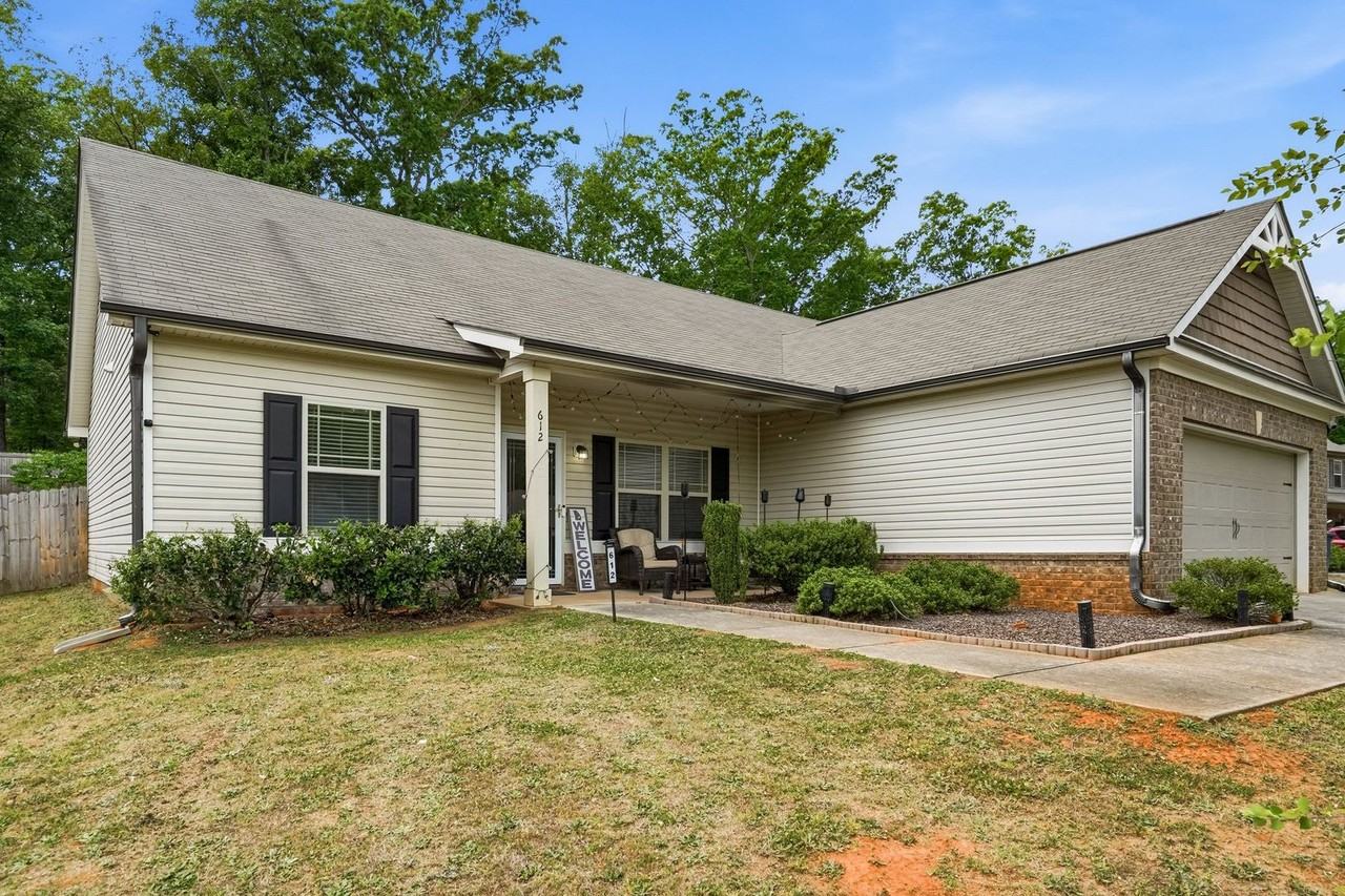 612 Stevens Pl - Photo 2 of 27