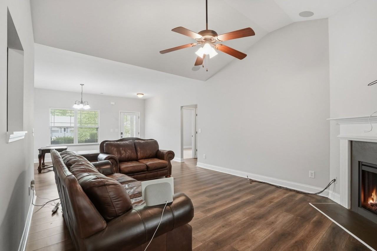 612 Stevens Pl - Photo 6 of 27