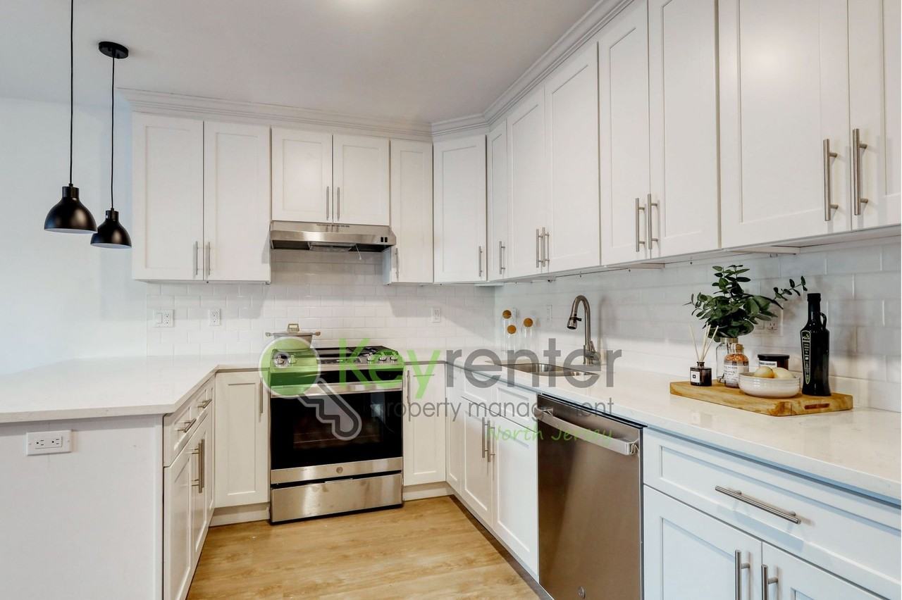 176 Pennington Ave - Photo 2 of 31