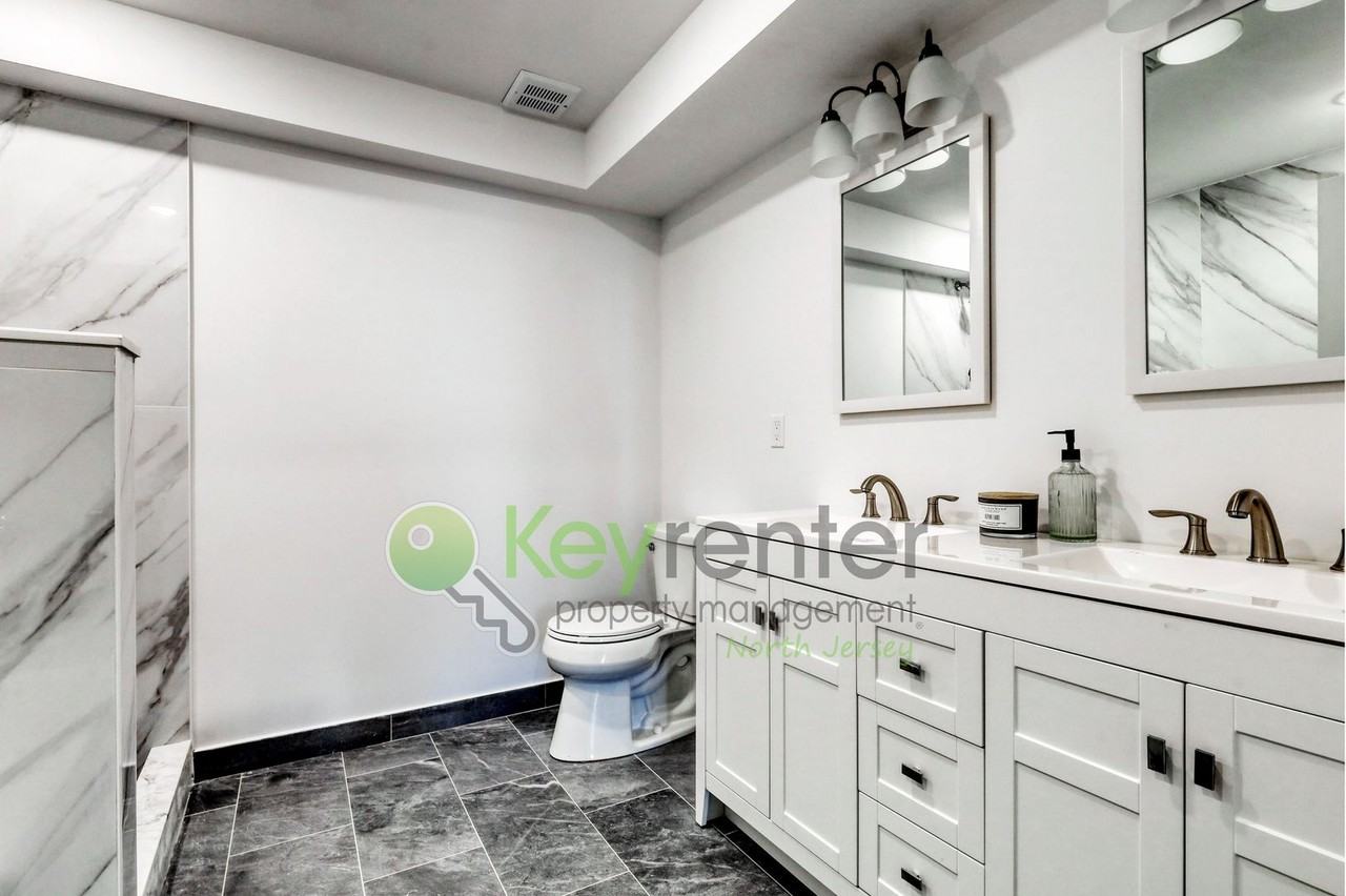 176 Pennington Ave - Photo 4 of 31