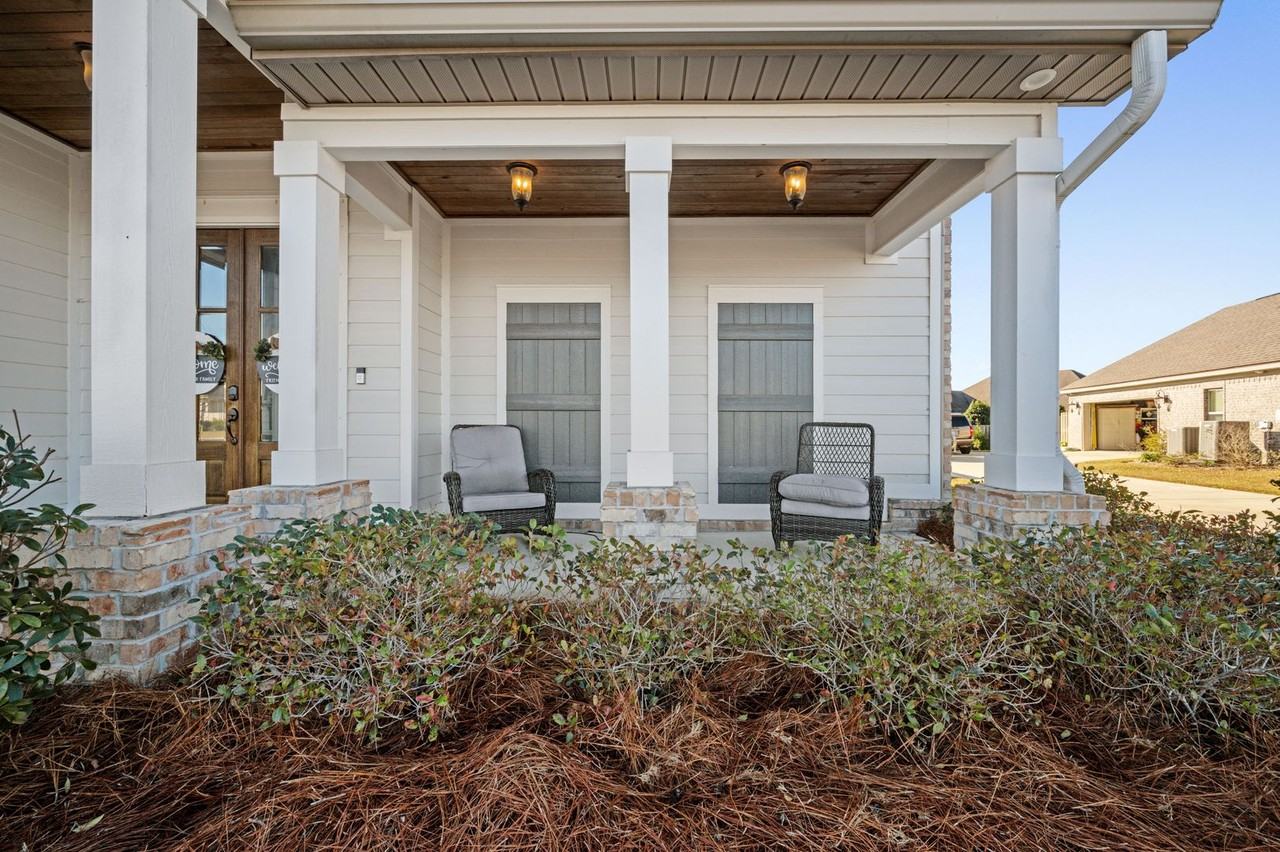 271 Hemlock Dr - Photo 3 of 32