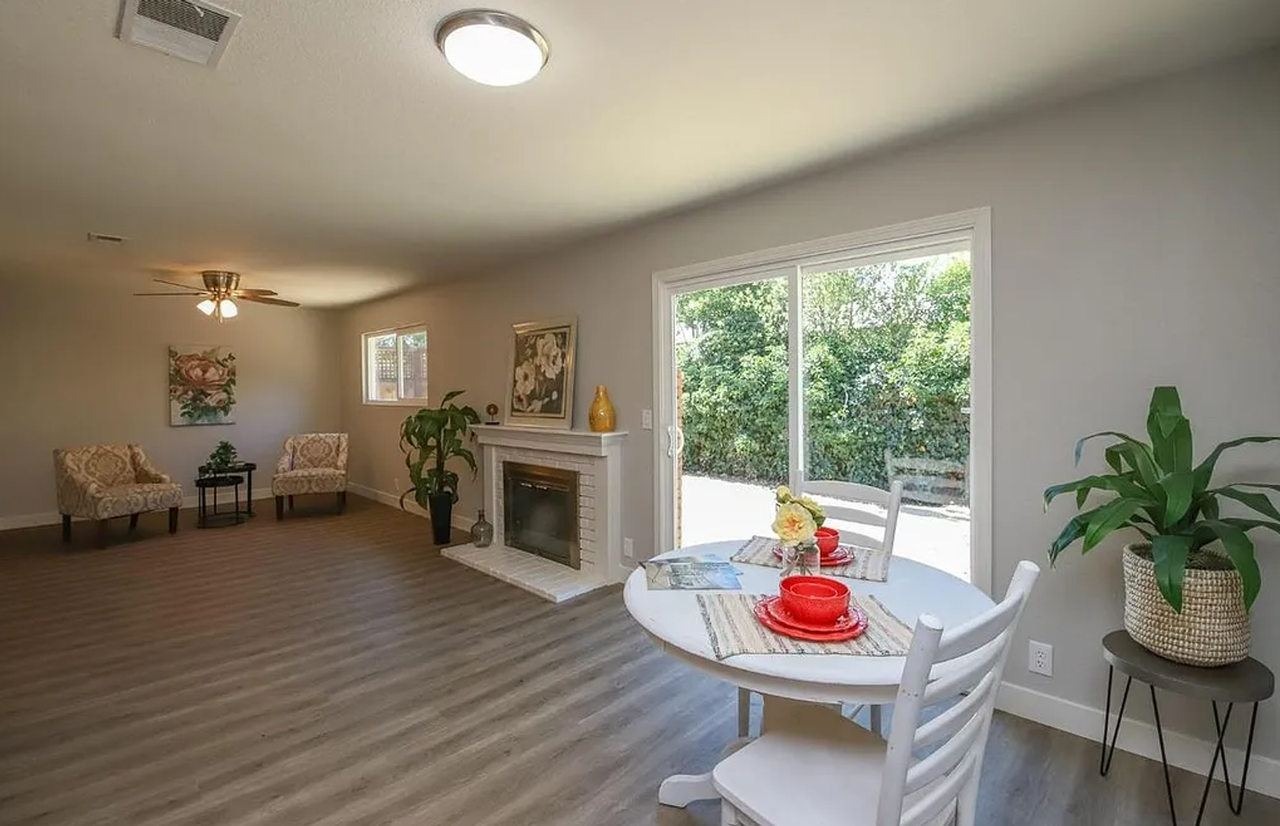 849 Finch Way - Photo 5 of 27