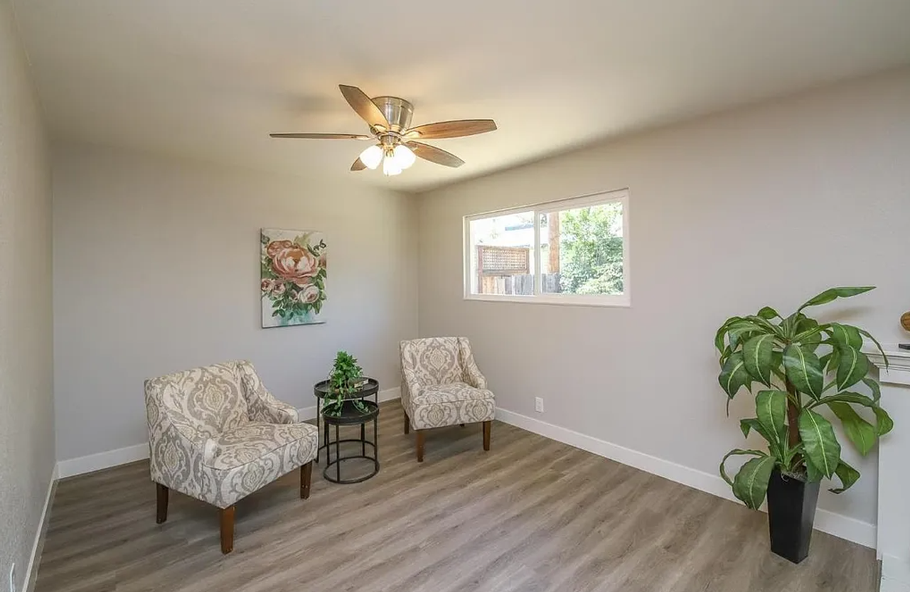 849 Finch Way - Photo 7 of 27