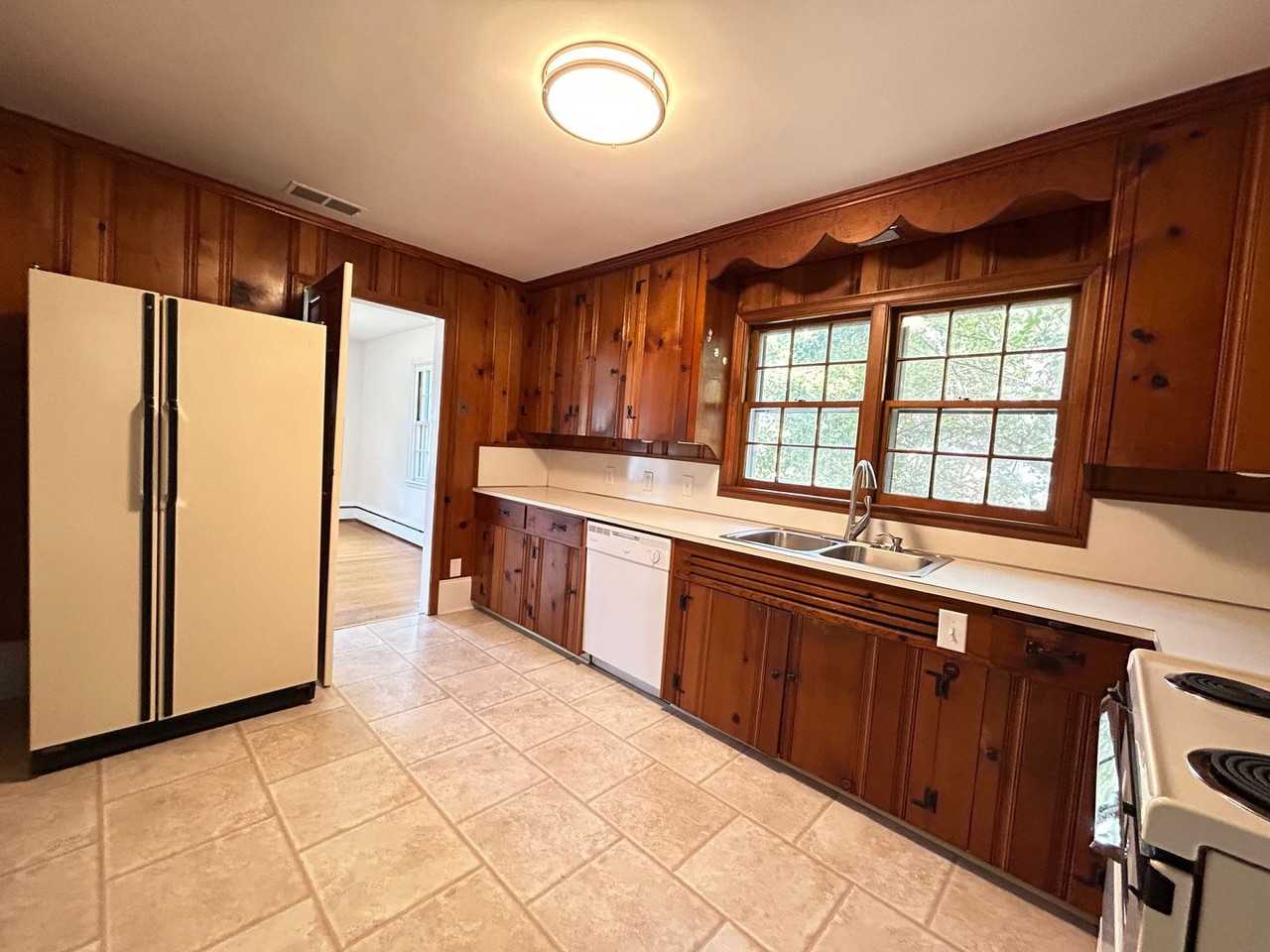 1607 Azalea Dr - Photo 7 of 22