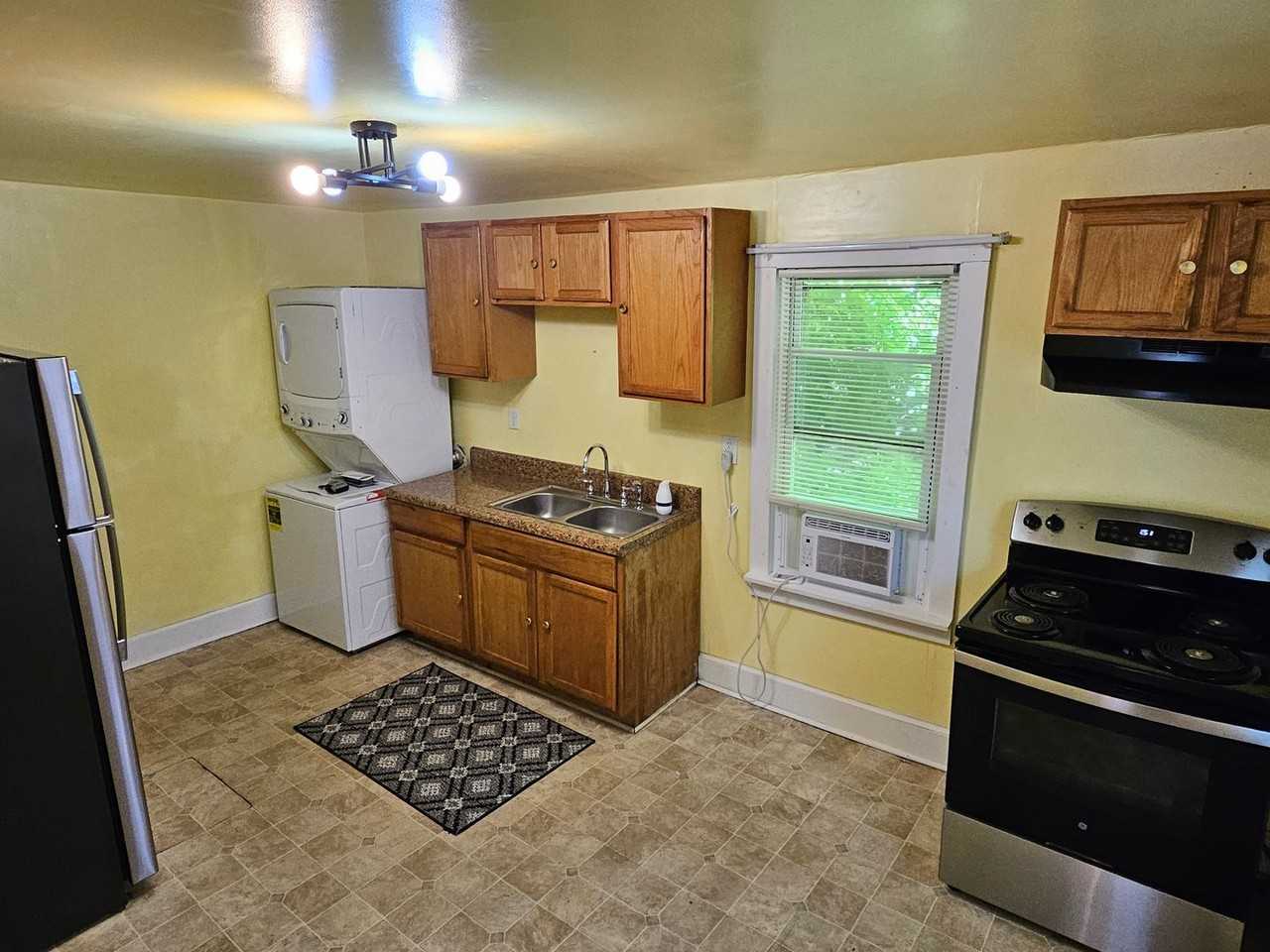 120 S 10th St - Photo 7 of 13