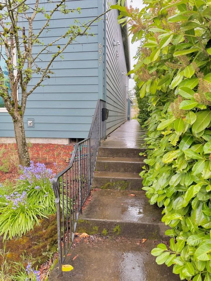 6935 N Maryland Ave - Photo 2 of 24