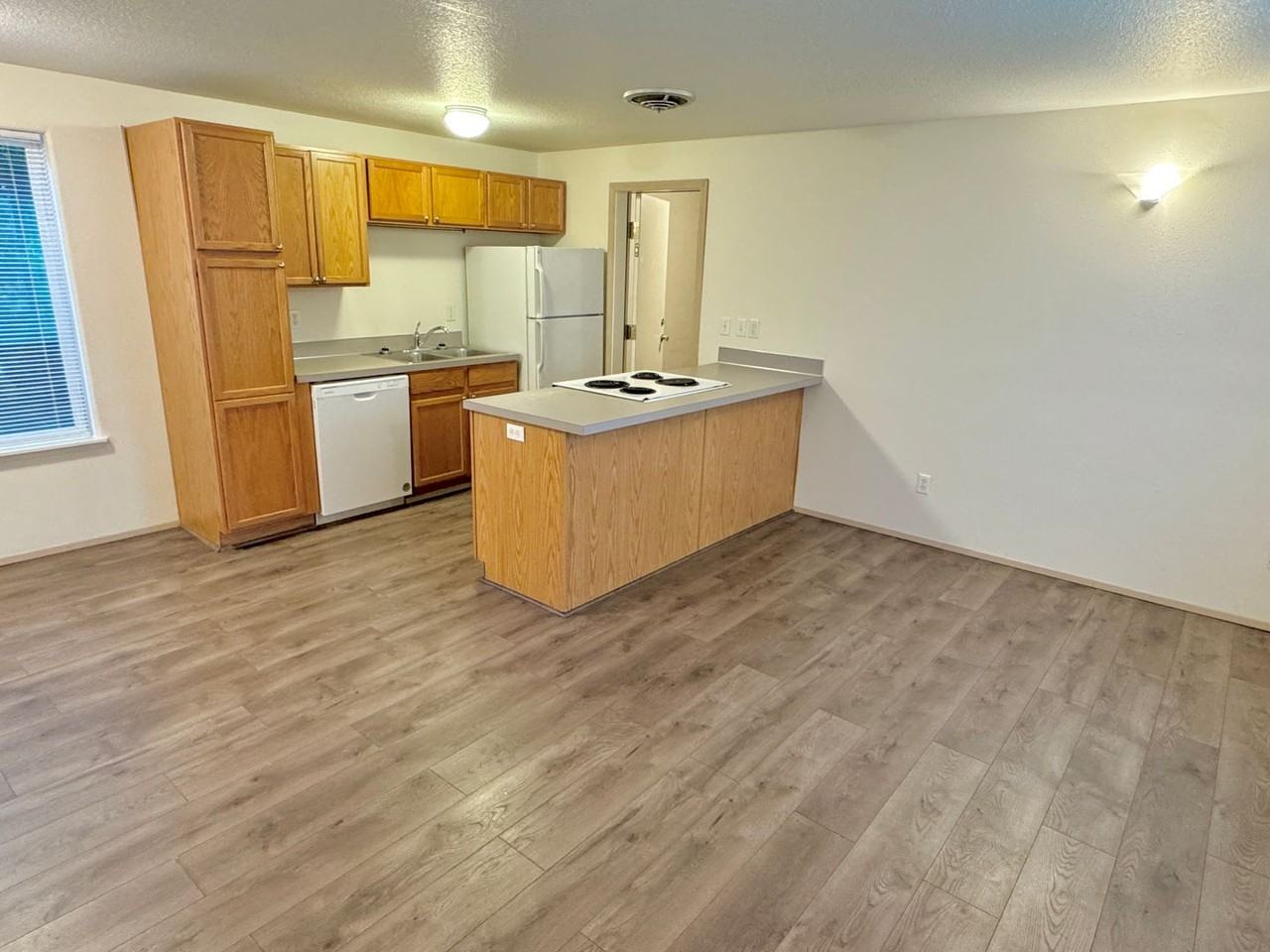 6935 N Maryland Ave - Photo 7 of 24