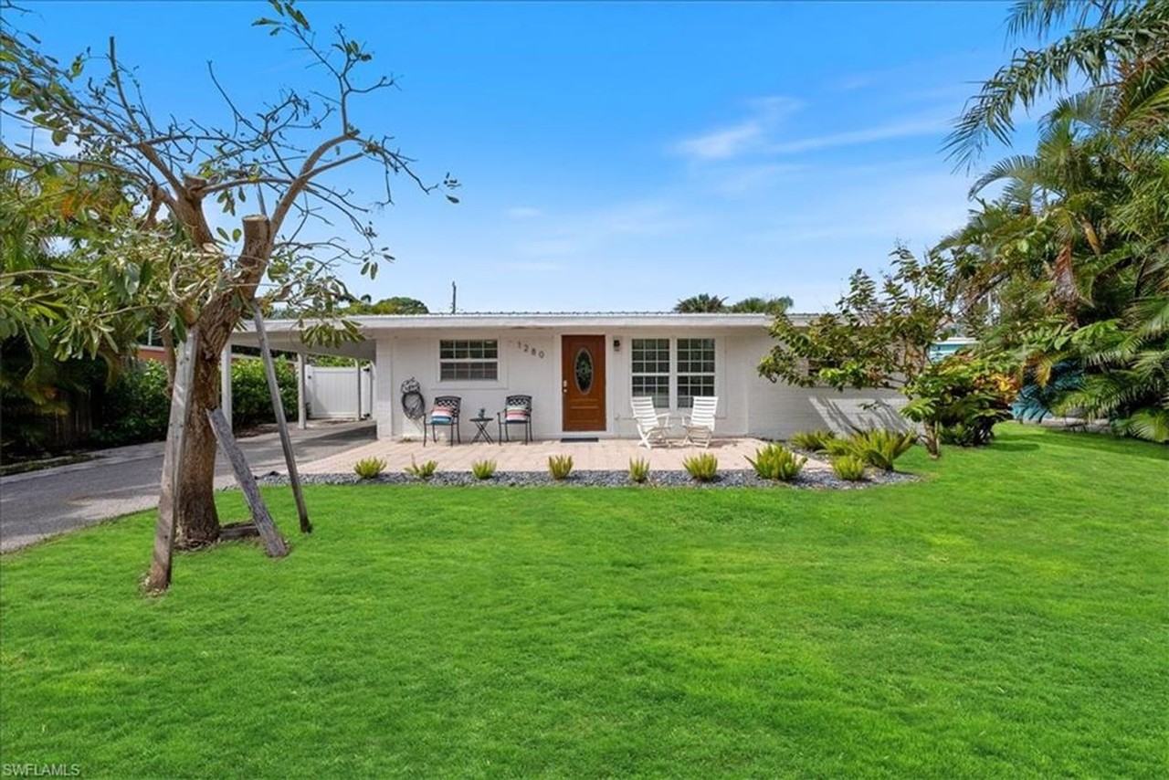 1280 Embassy Ln - Photo 2 of 14