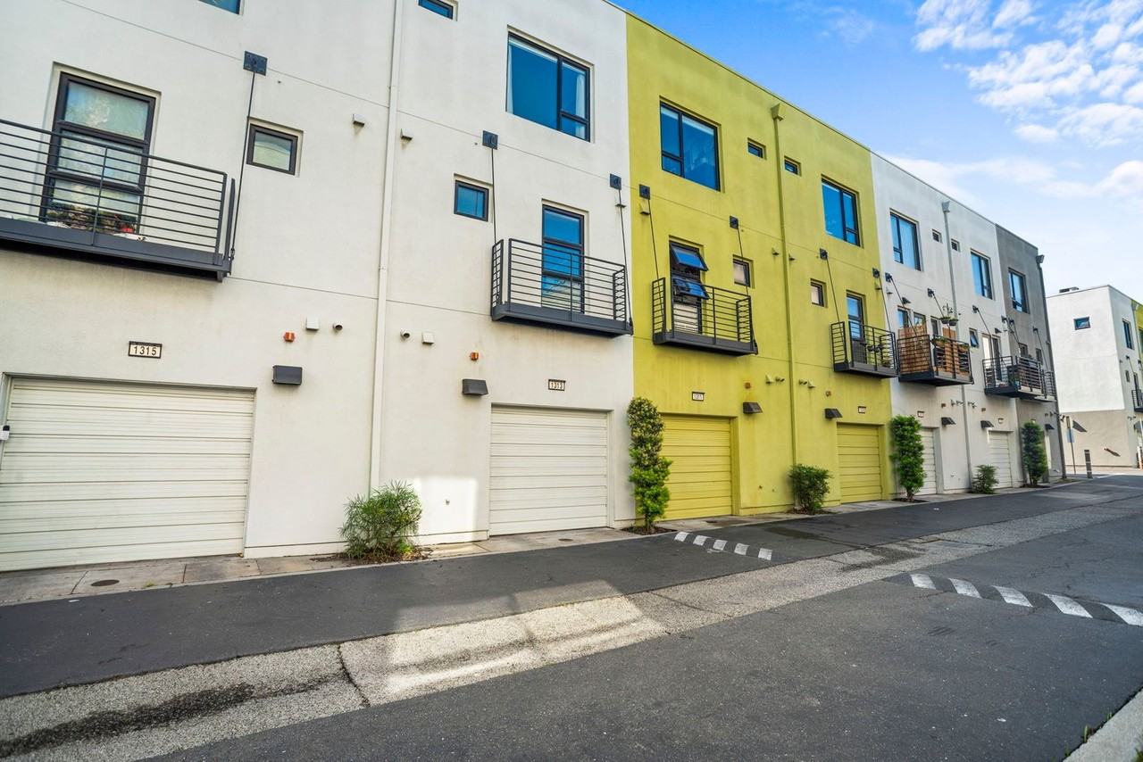 1313 Wood St - Photo 2 of 21