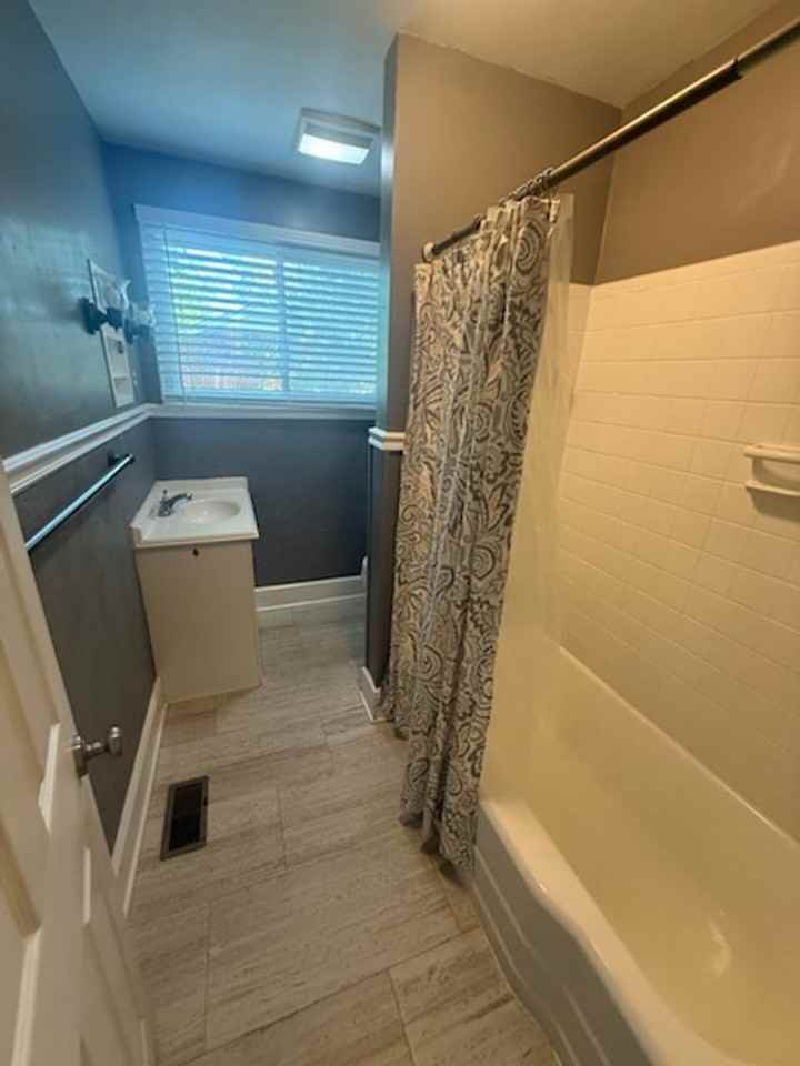 909 Cliff Rd - Photo 4 of 9