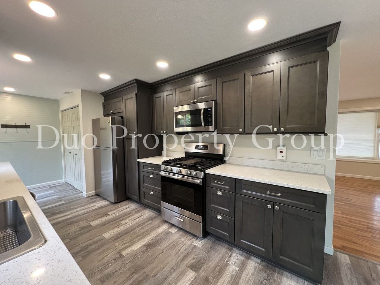 4555 High St - Photo 7 of 29