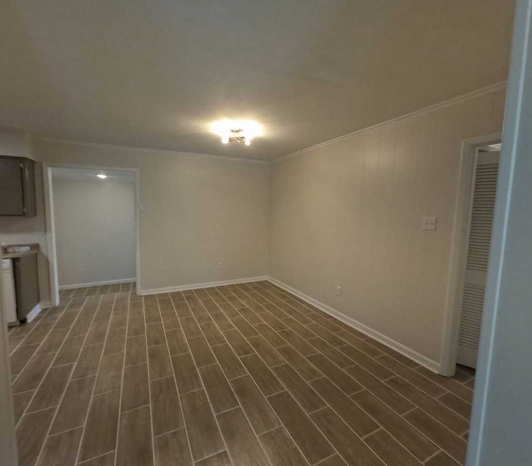 3221 Melbourne St - Photo 5 of 18