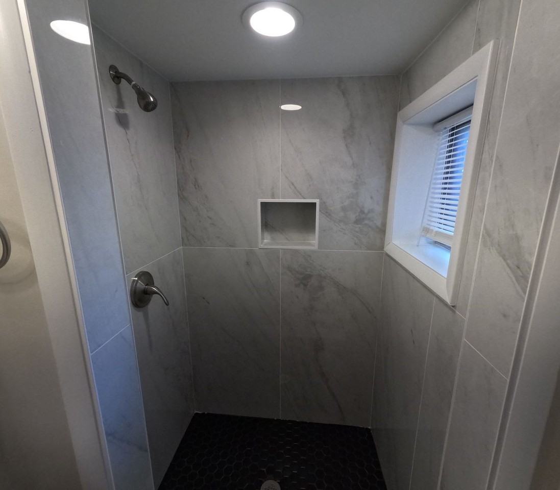 3221 Melbourne St - Photo 6 of 18