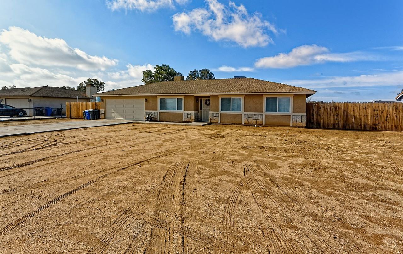 15052 Temecula Rd - Photo 2 of 30