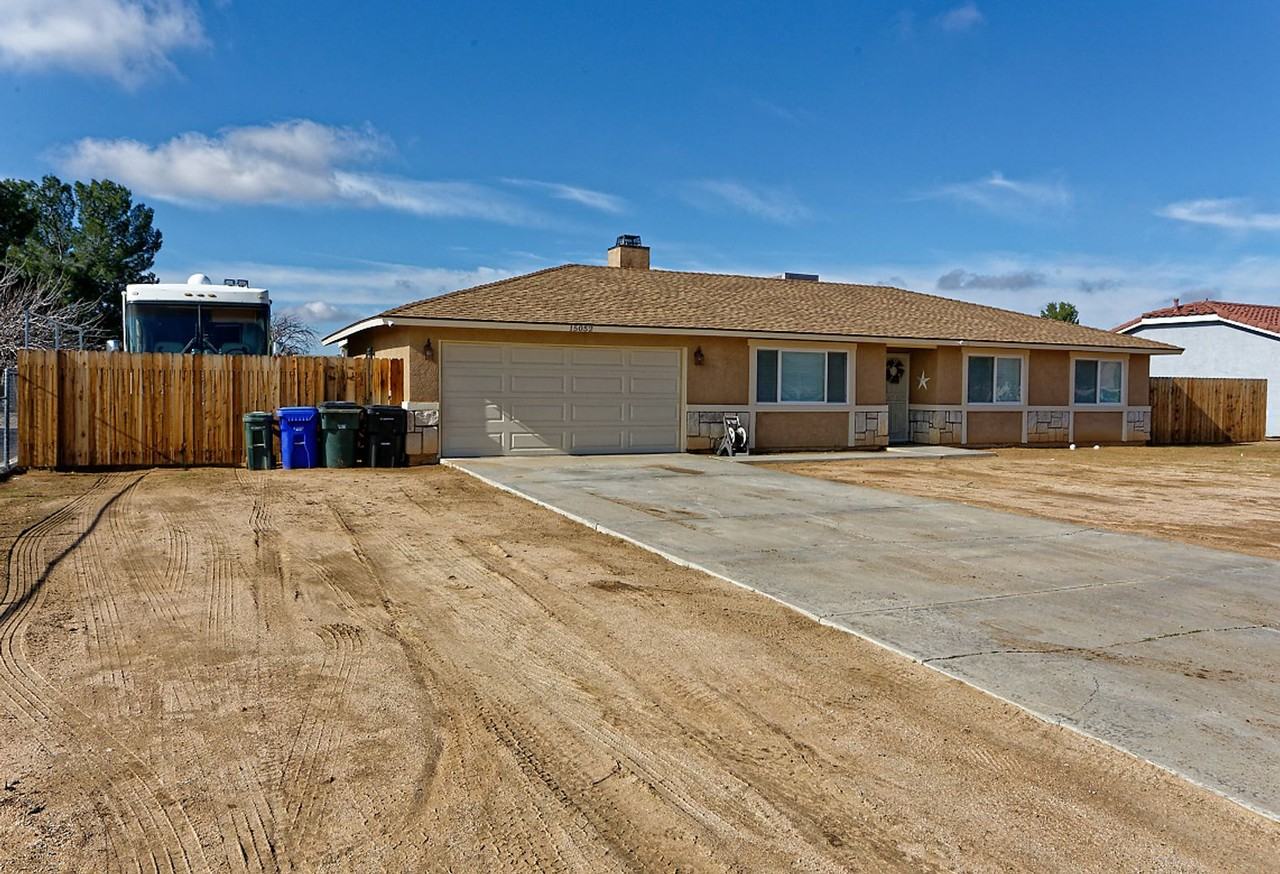 15052 Temecula Rd - Photo 3 of 30
