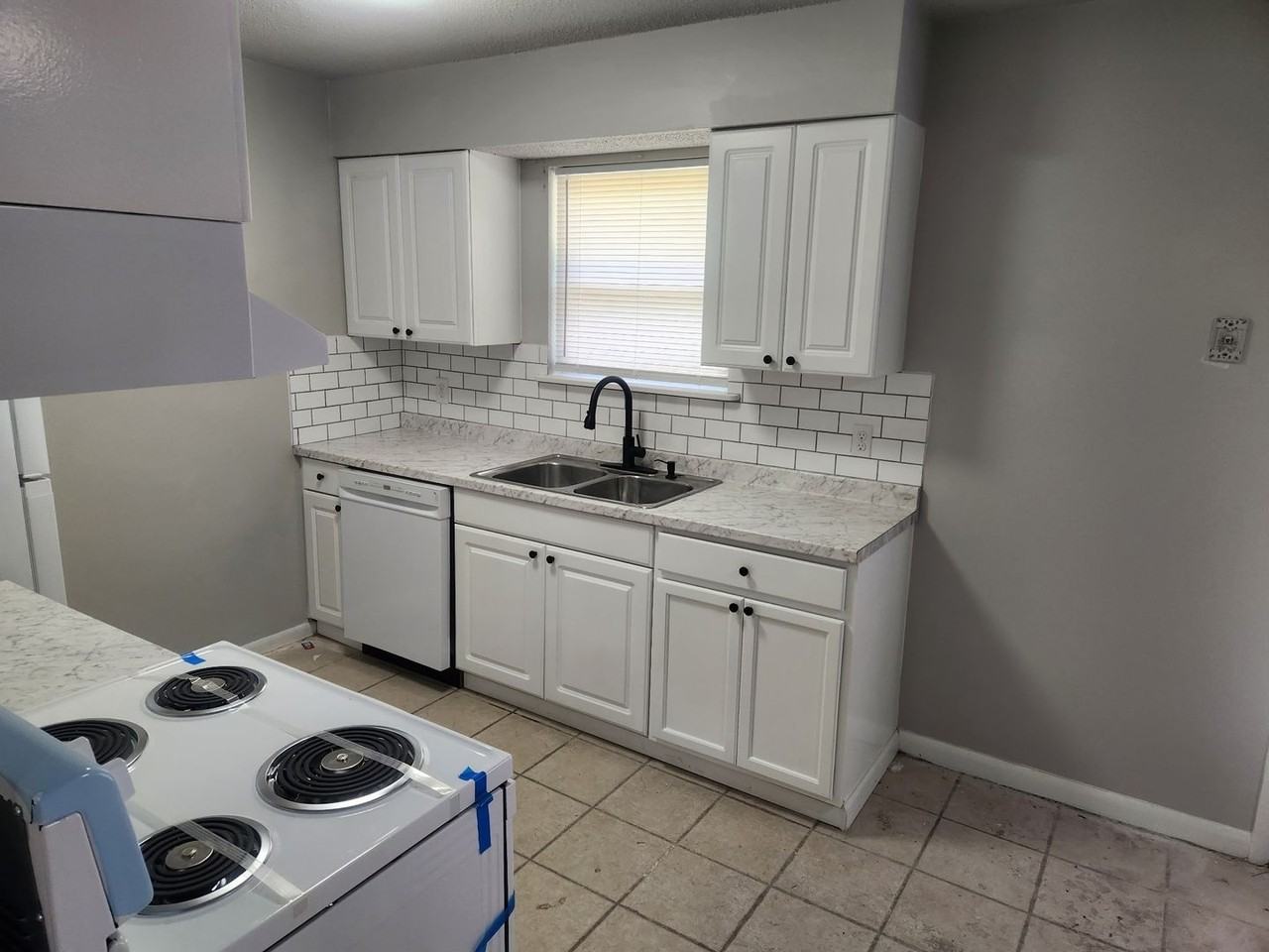 662 Mahoney Rd - Photo 2 of 6