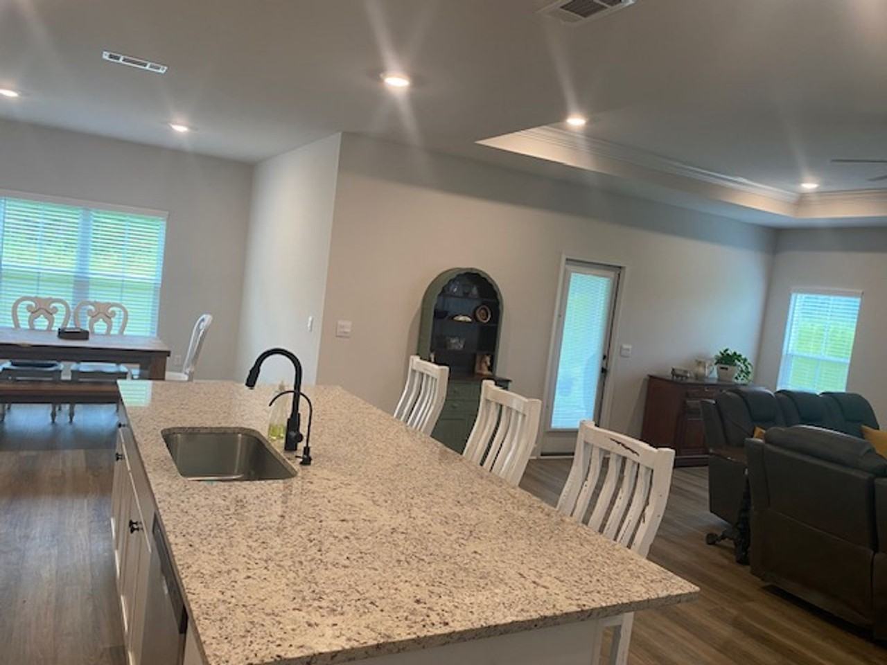 1020 Ballantyne Ln - Photo 4 of 16