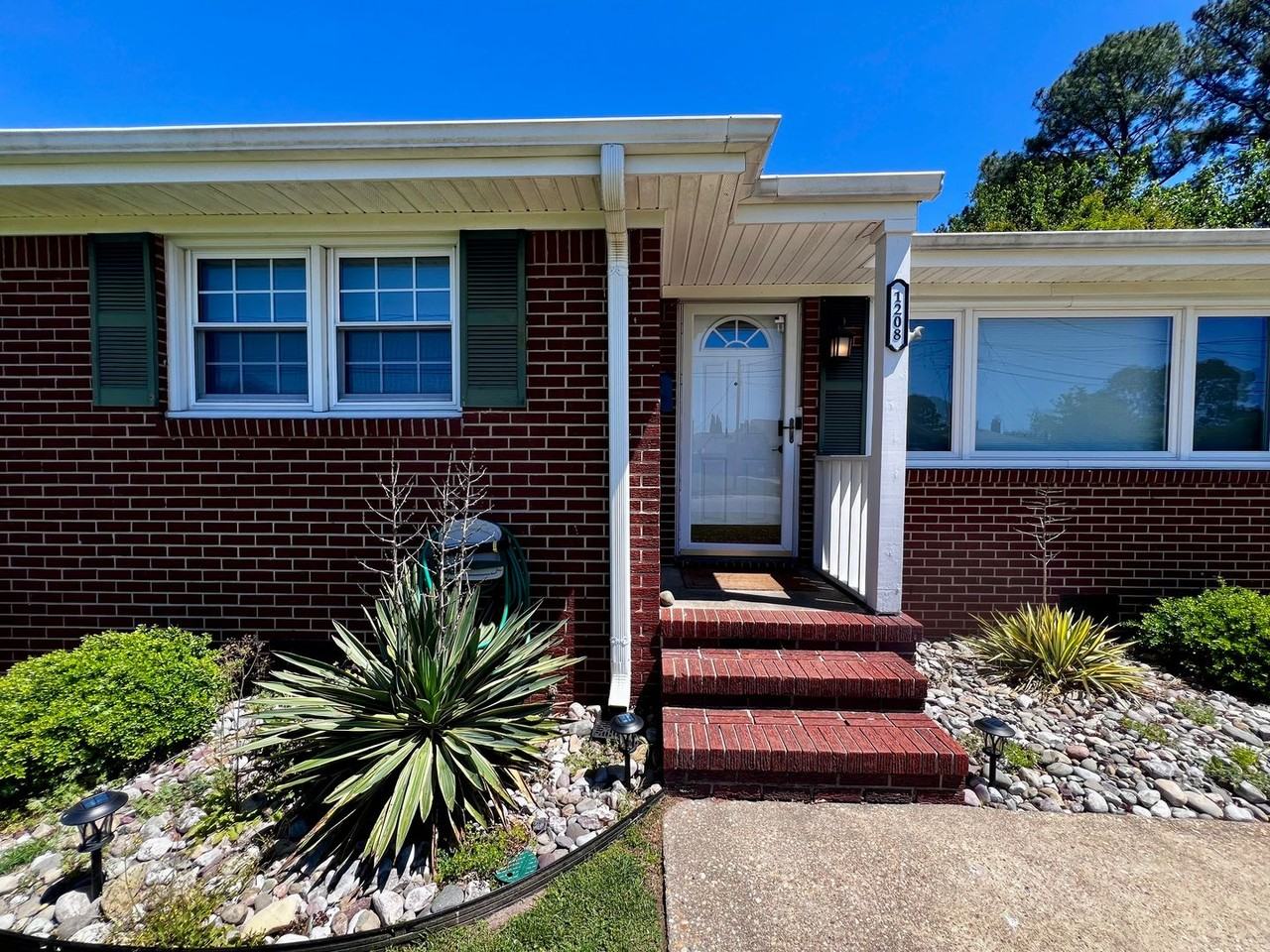 1208 Point Reel Rd - Photo 2 of 28