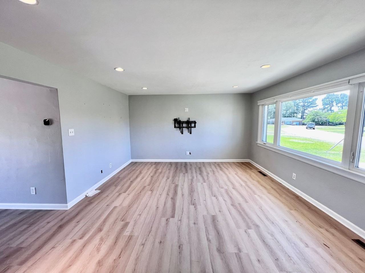 1208 Point Reel Rd - Photo 3 of 28