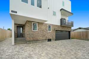 featured image of 1015 1/2 Rosemont Ave