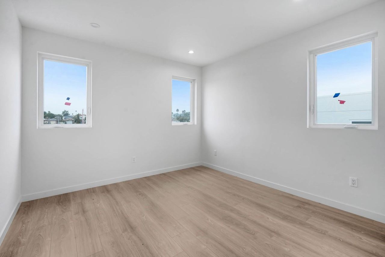 1015 1/2 Rosemont Ave - Photo 6 of 20