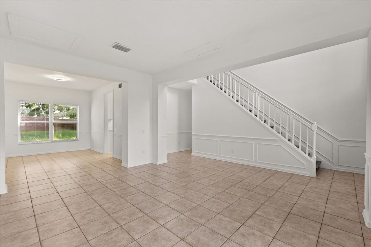 349 Hanging Moss Cir - Photo 4 of 48