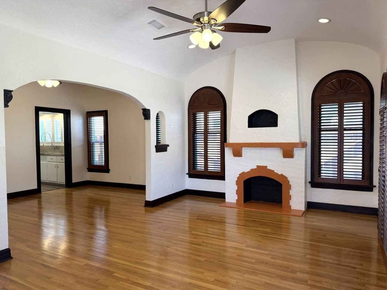 1935 Cedar Ave - Photo 4 of 29