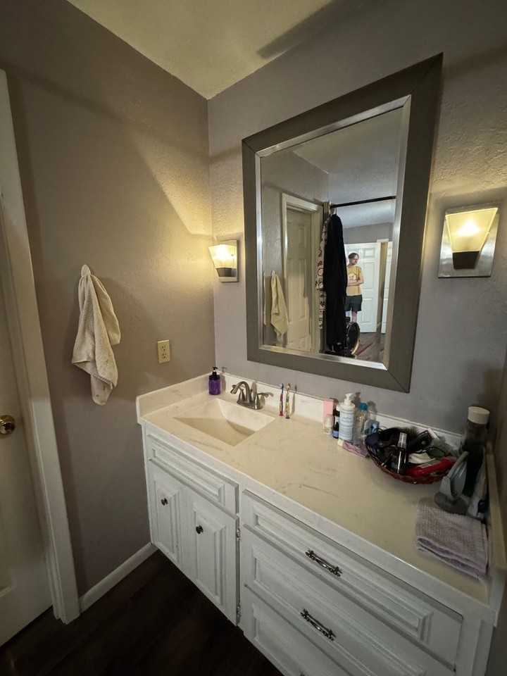 901 Rambler Dr - Photo 2 of 15