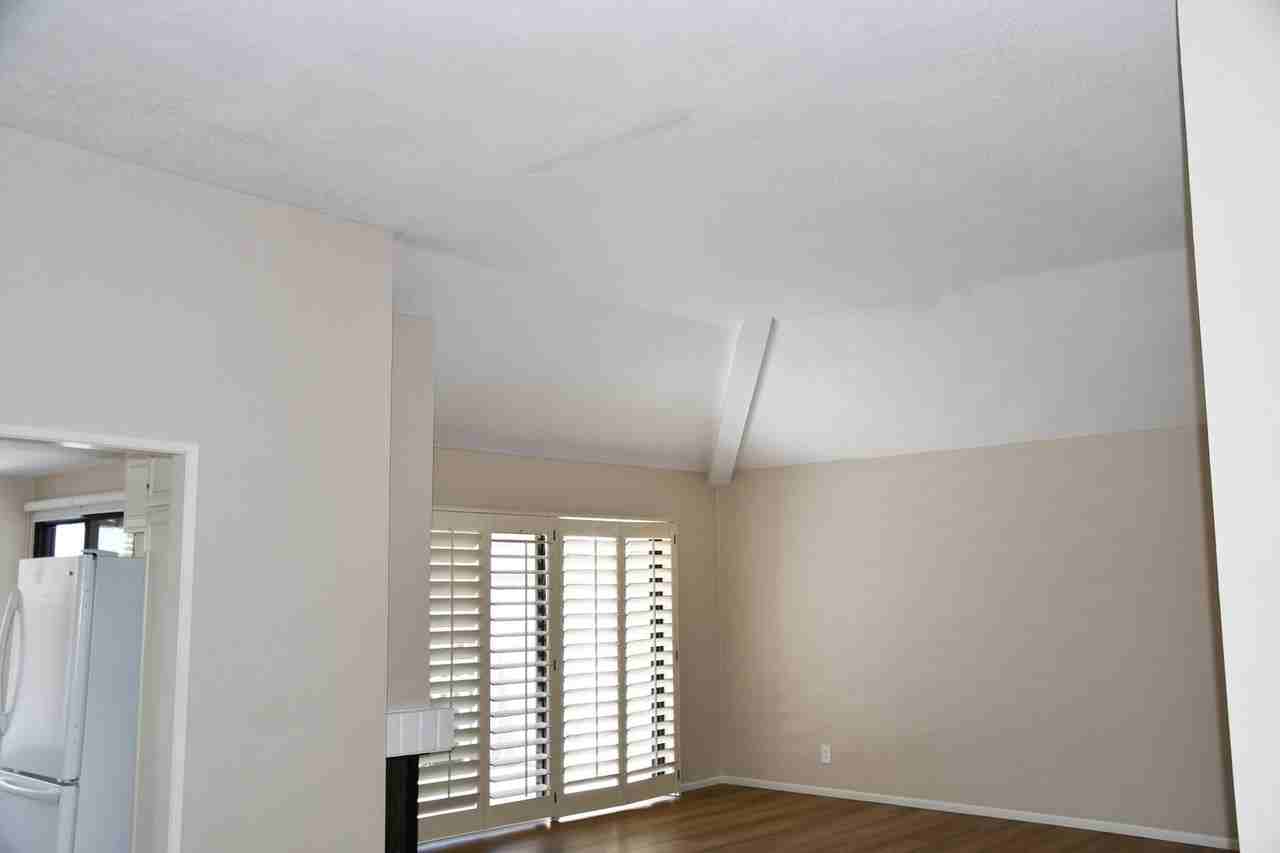 2337 Skyline Dr - Photo 4 of 50