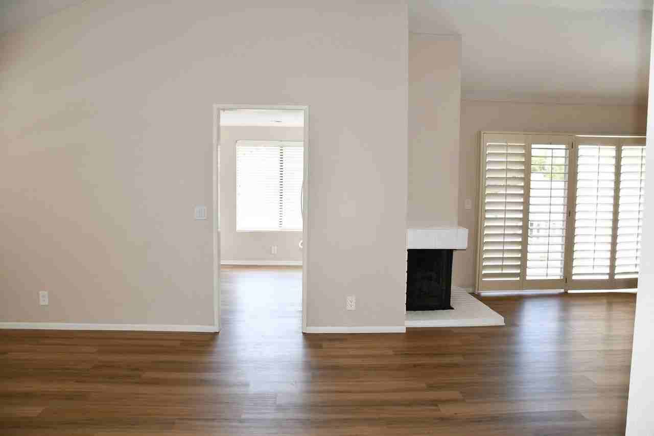 2337 Skyline Dr - Photo 5 of 50