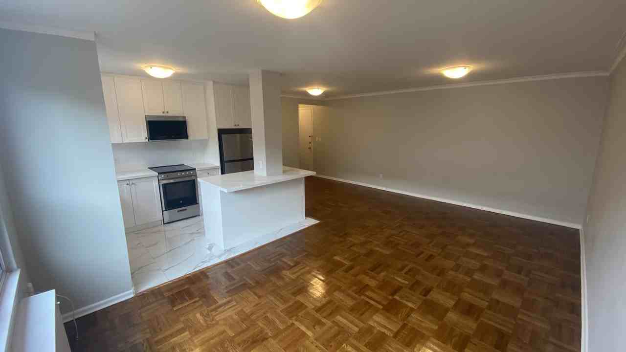 1299 Bayview Avenue - Photo 2 of 11