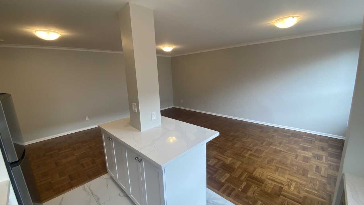 1299 Bayview Avenue - Photo 5 of 11